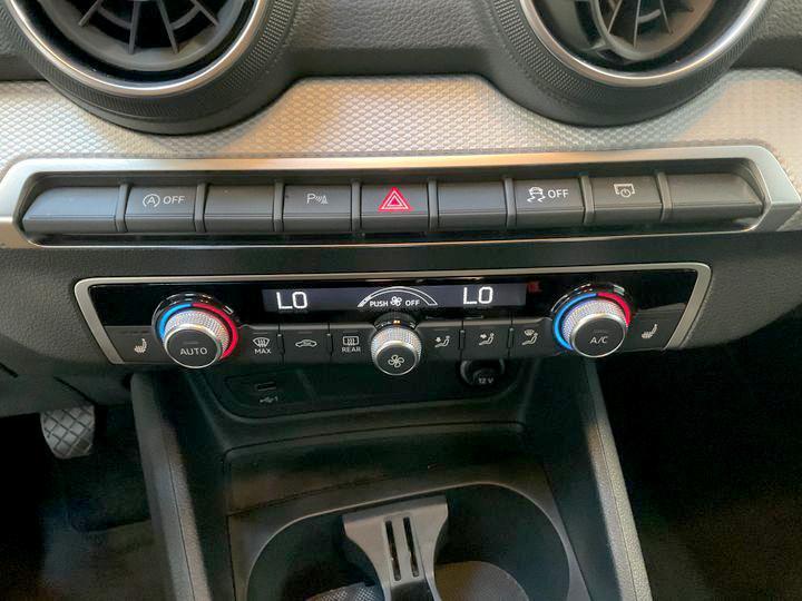 Audi Q2 1.0 TFSI Advanced LED Matrix, Carplay, Retrocamera, Sedili riscaldati