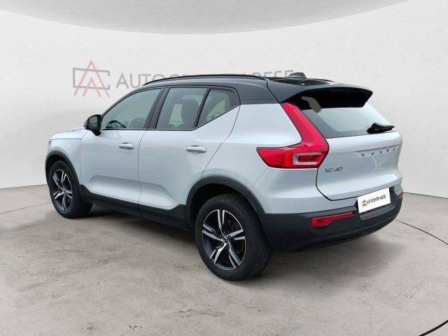 VOLVO XC40 B4 AWD Geartronic R-design