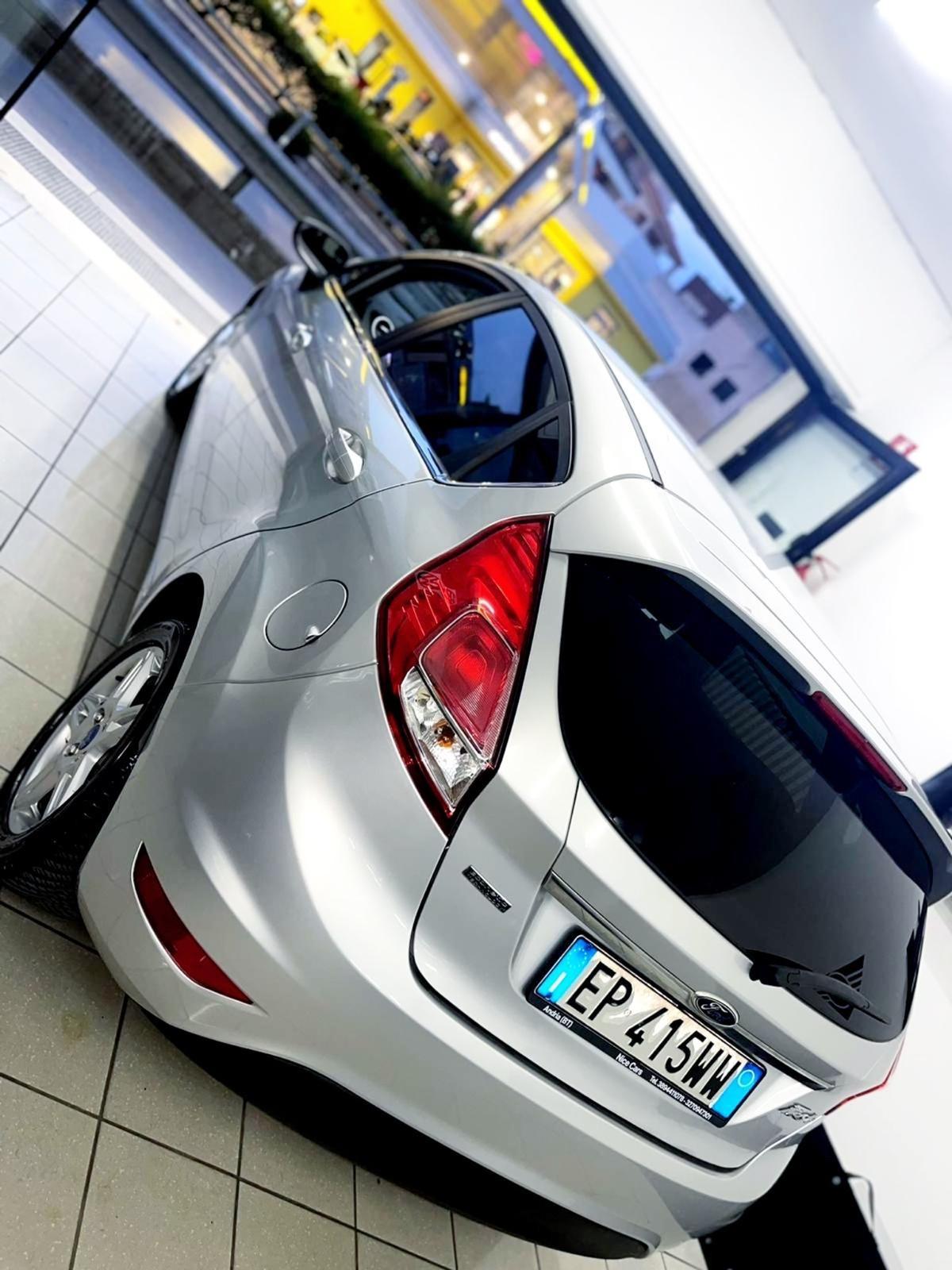 Ford Fiesta 1.5 TDCi 75CV 5 porte Titanium