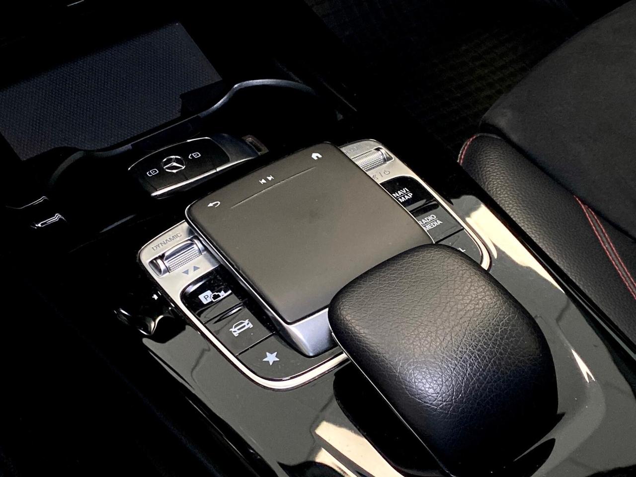 Mercedes Classe A 180d Auto Premium AMG 18" MBUX LED