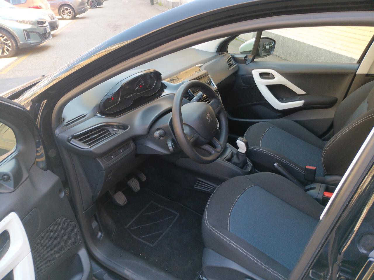 Peugeot 208 PureTech 68 5 LIKE NEOPATENTATO
