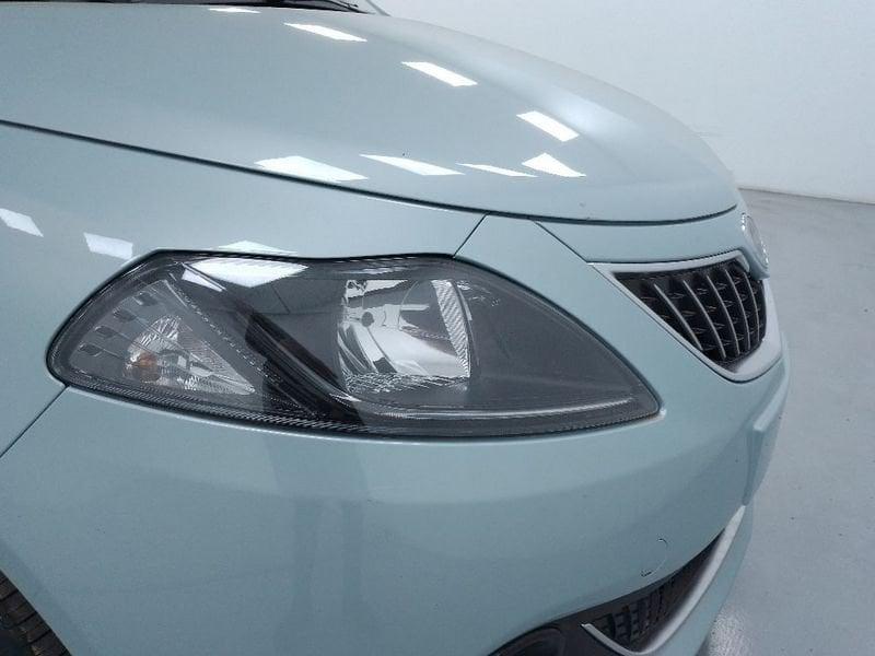 Lancia Ypsilon 1.0 firefly hybrid Gold s&s 70cv