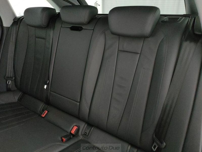 Audi A4 2.0 35 TDI MHEV Business Advanced S Tronic