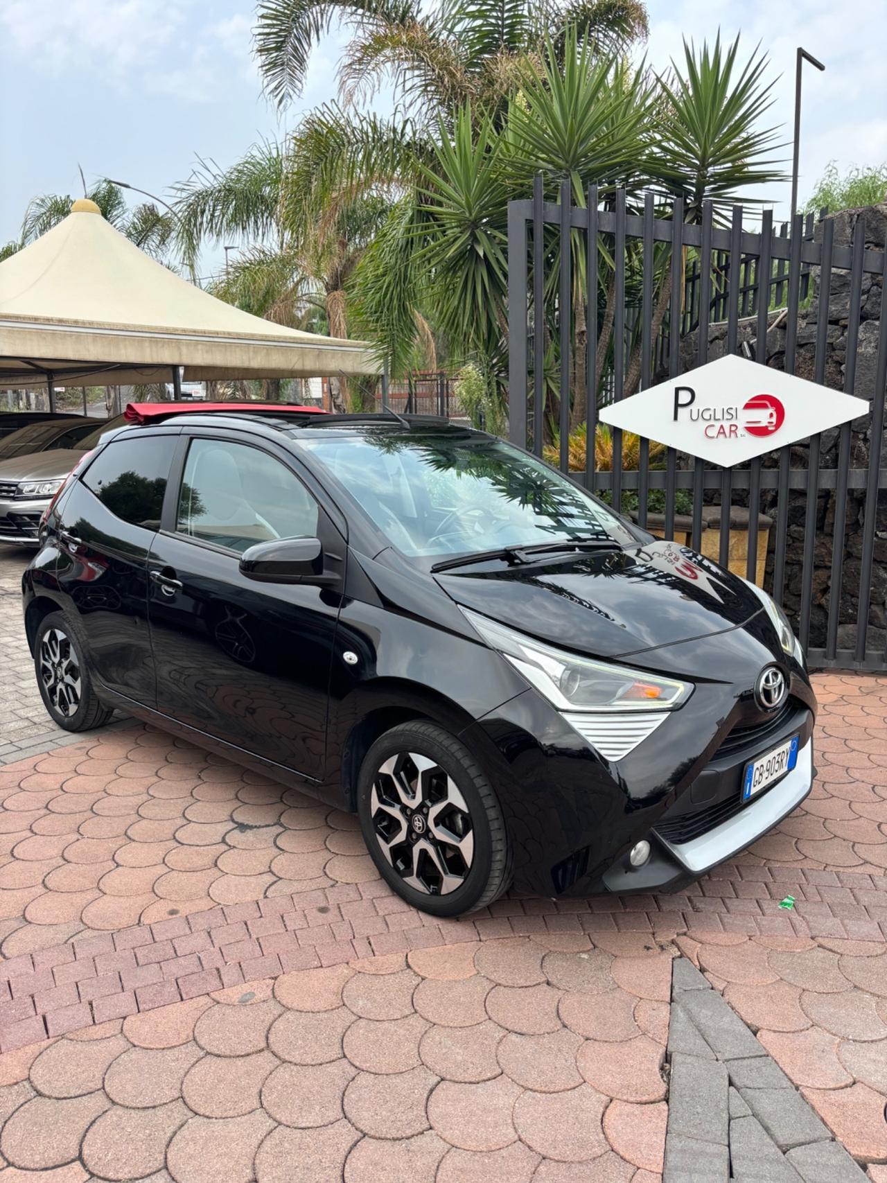Toyota Aygo Connect 1.0 VVT-i 72 CV 5 porte x-wave