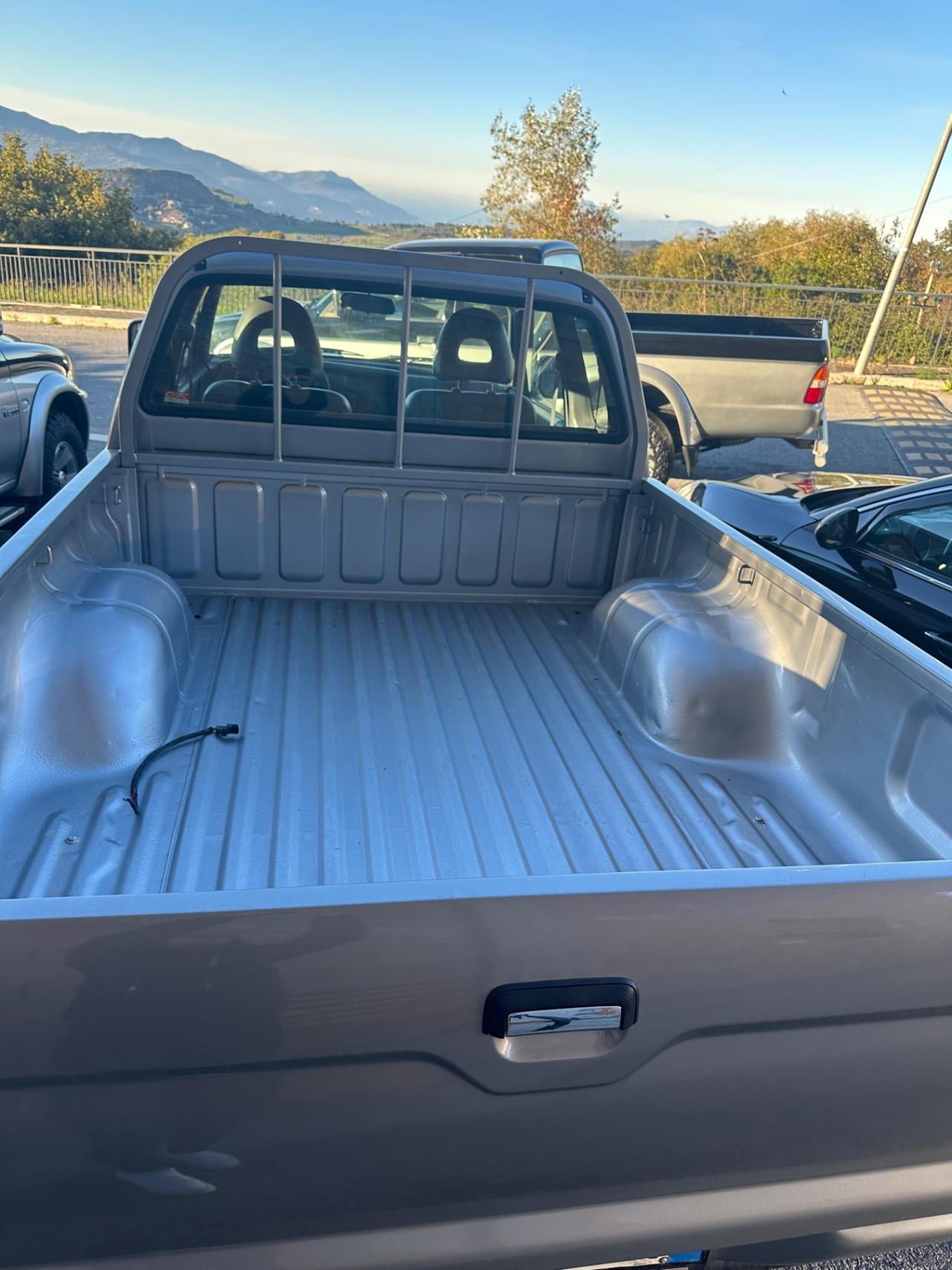Mitsubishi L200 2.5 TDI 4WD Club Cab Pick-up GLS