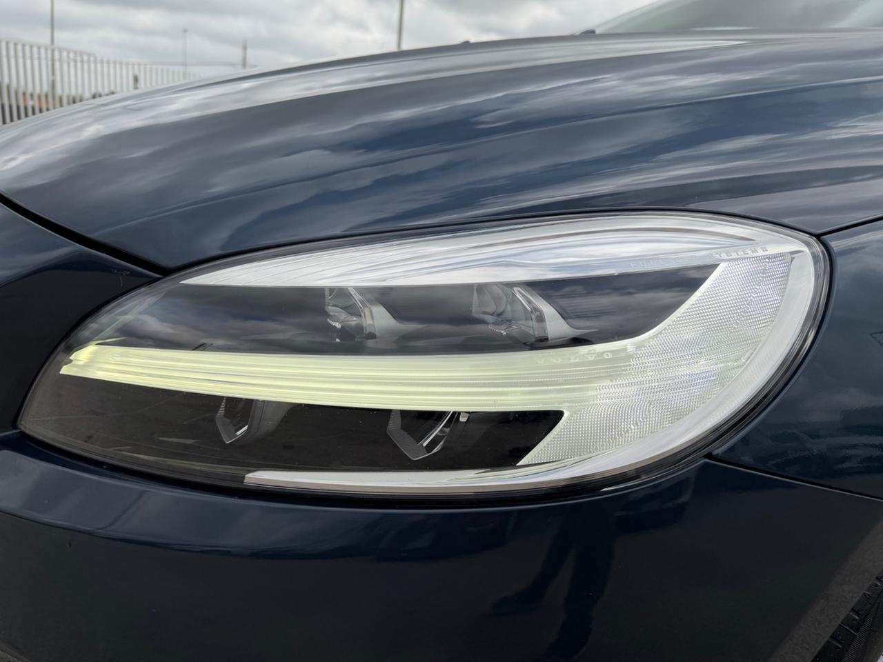 VOLVO V40 2.0D D2 120CV MANUALE FULL LED MY17