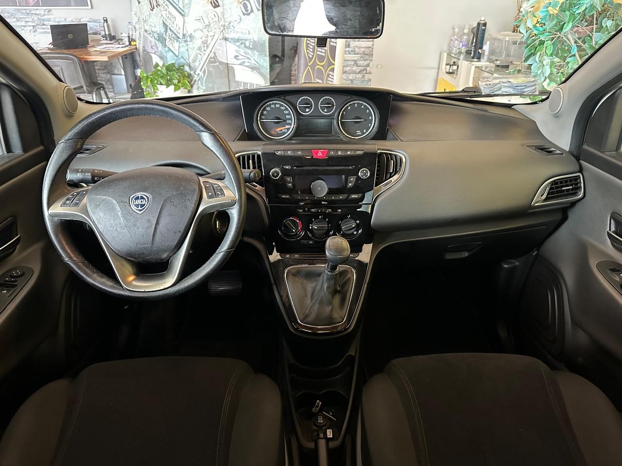 Lancia Ypsilon 0.9benz. Cambio automatico Gold