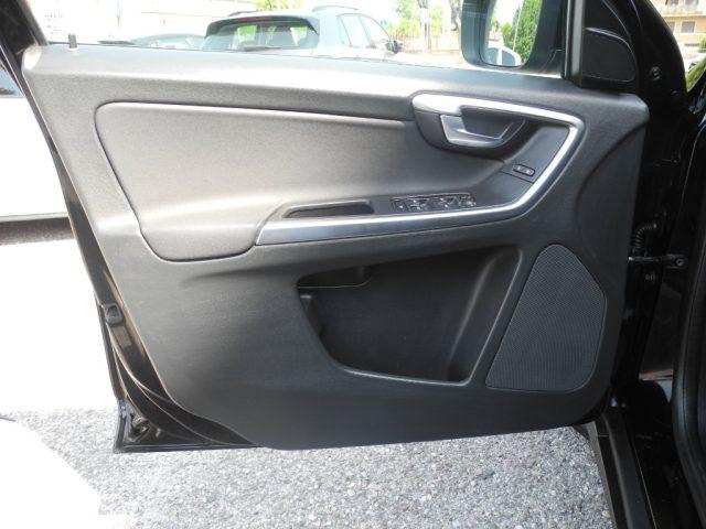 VOLVO XC60 D3 AWD Geartronic Summum autom.-UNICO PROPRIETARIO