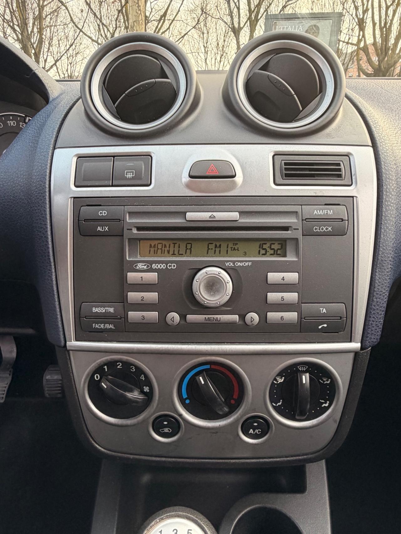 Ford Fiesta 1.2 Benz 5p. Ghia 2008