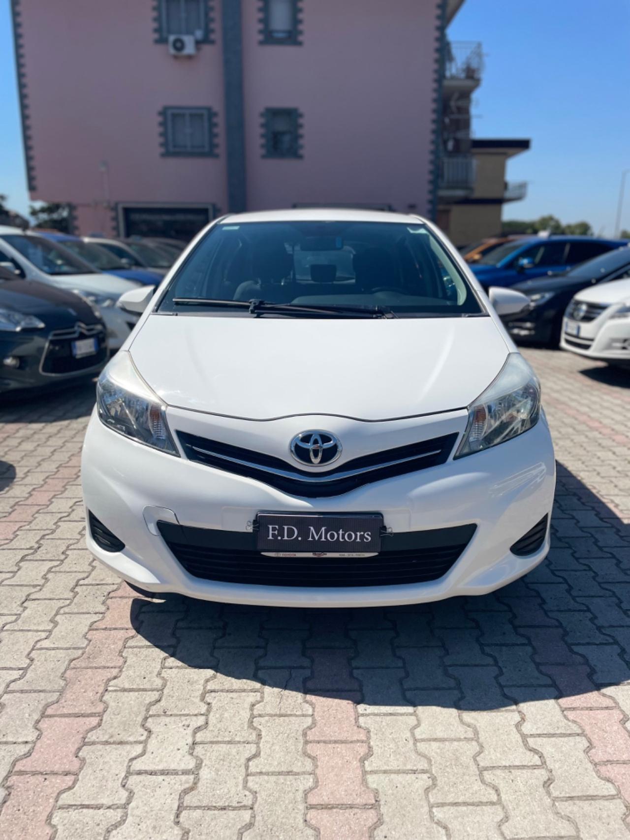 Toyota Yaris 1.0 5 porte Lounge