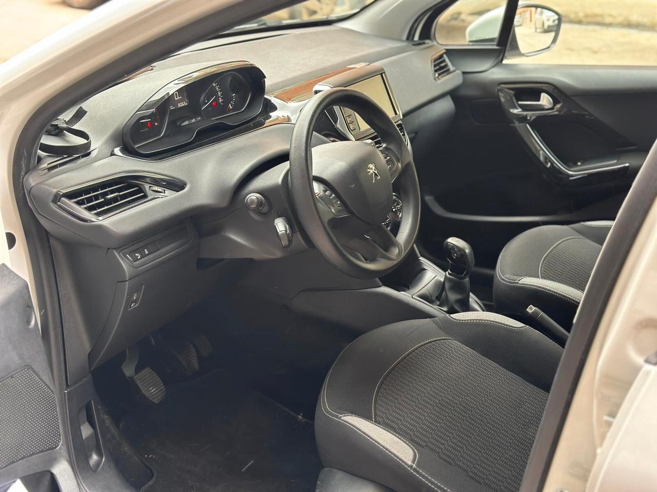 Peugeot 208 1.4 HDi 68CV 5 porte Allure