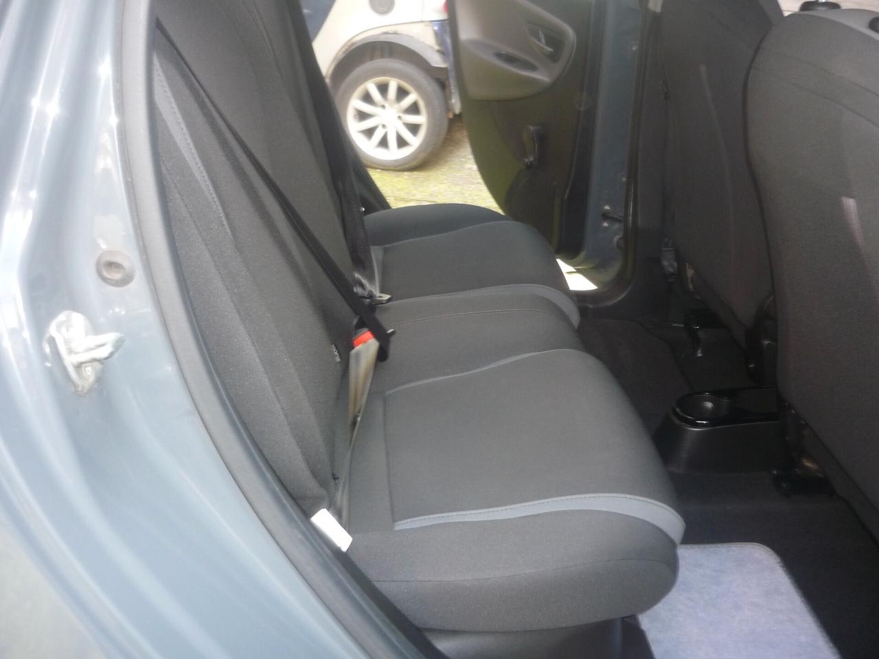 Lancia Ypsilon 0.9 TwinAir 85 CV 5 porte Metano Ecochic Silver