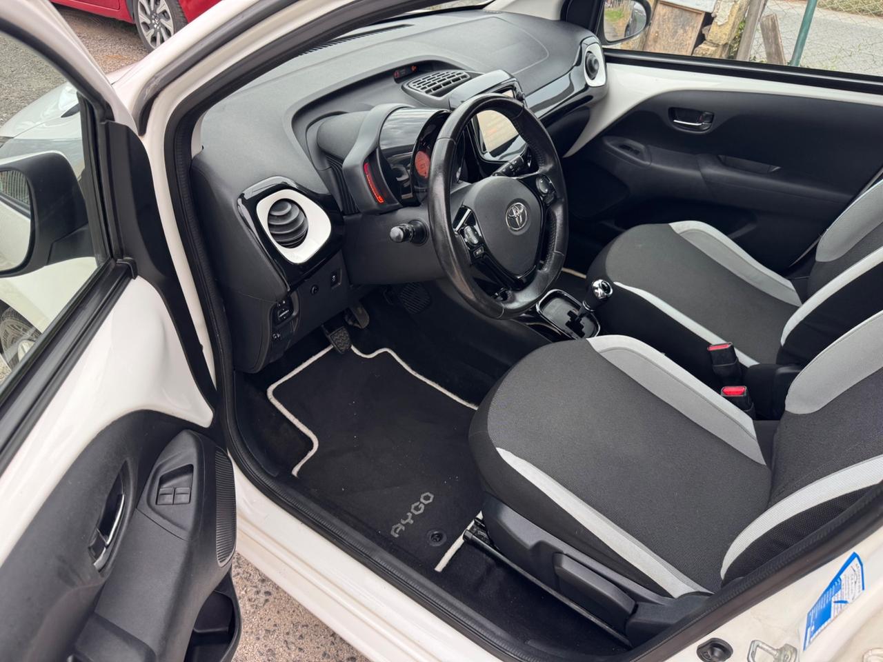 Toyota Aygo 1.0 VVT-i 69 CV 5 porte x-wave MMT