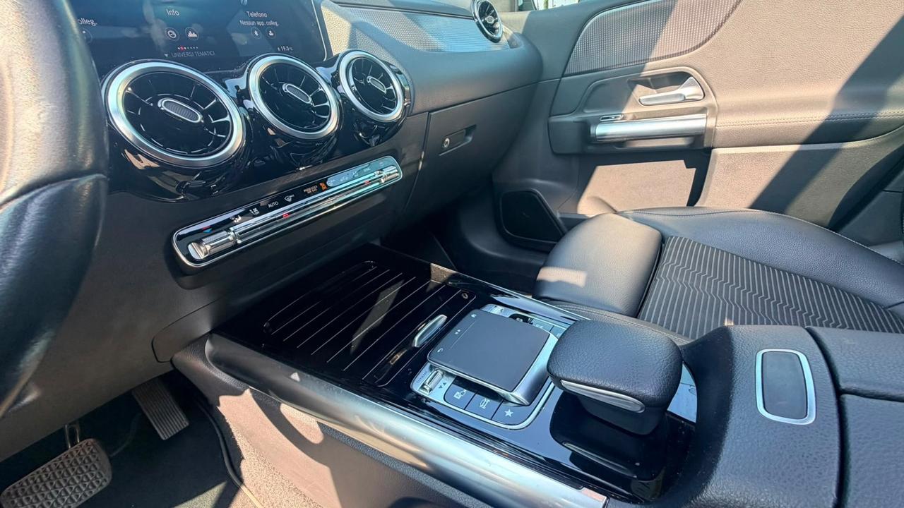 MERCEDES-BENZ CLASSE B 180D PREMIUM 116 CV - PELLE, FULL LED, NEOPATENTATI