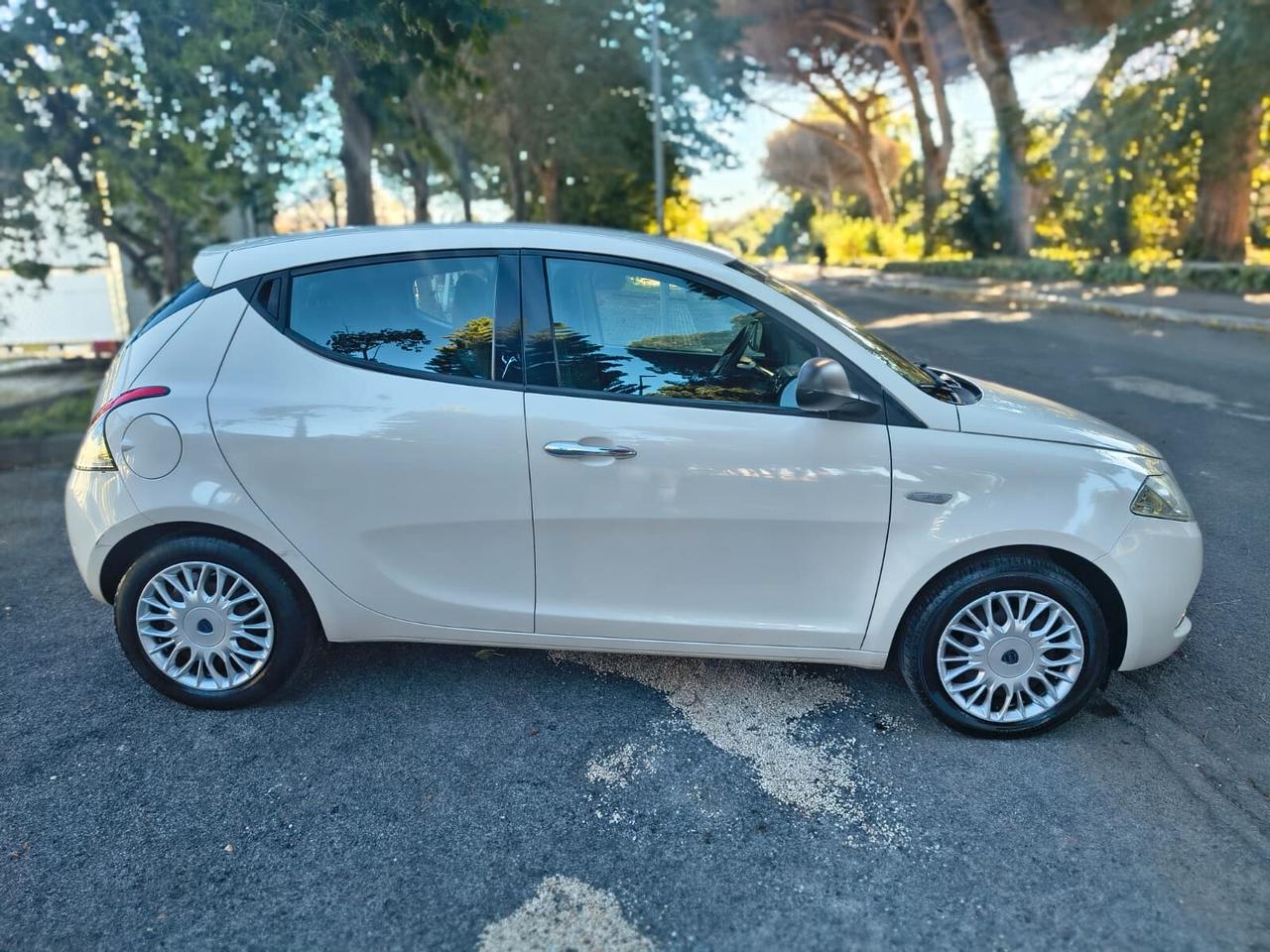 Lancia Ypsilon 1.2 benzina GPL VALIDO 2031