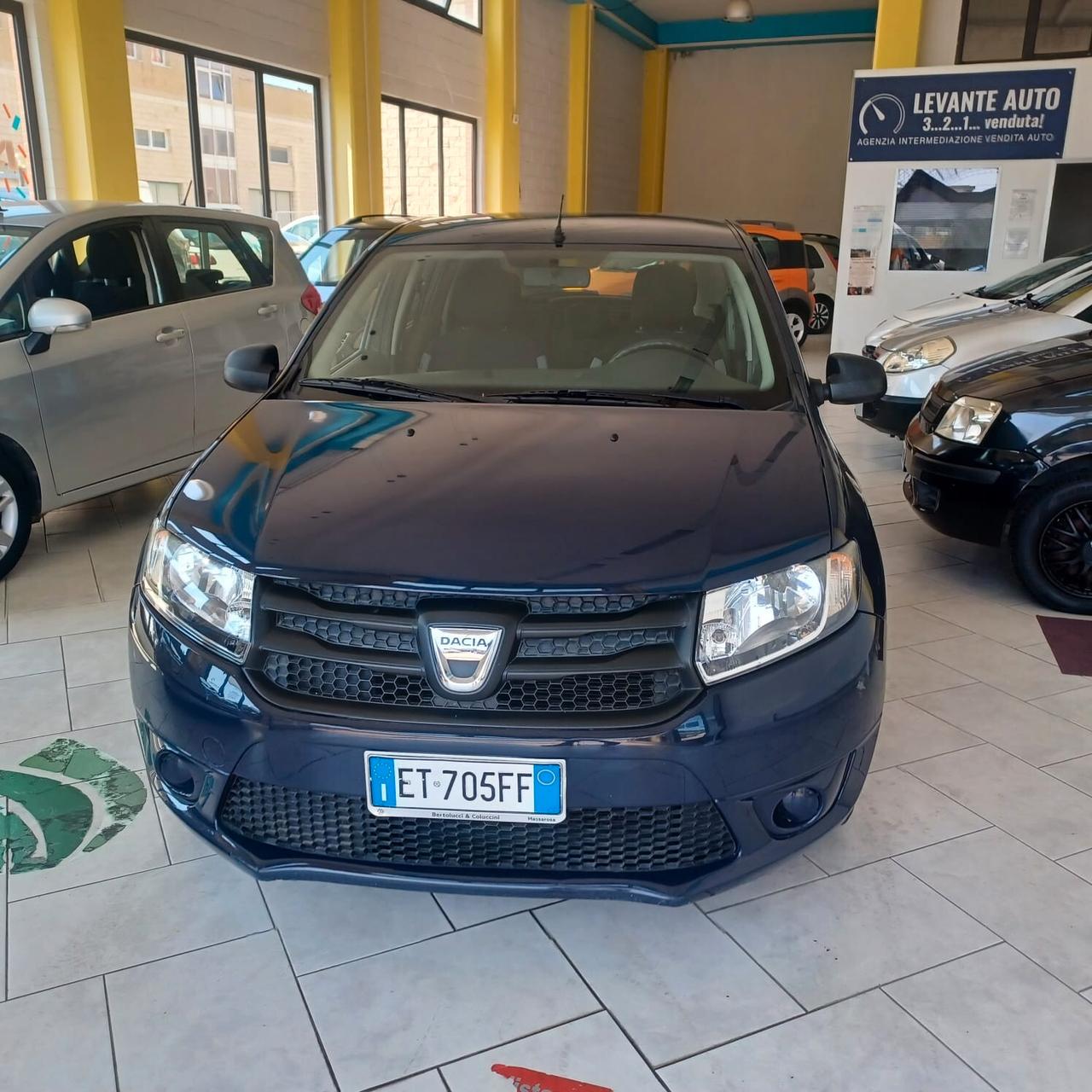 134188KM SANDERO GPL DI FABBRICA PERFETTA