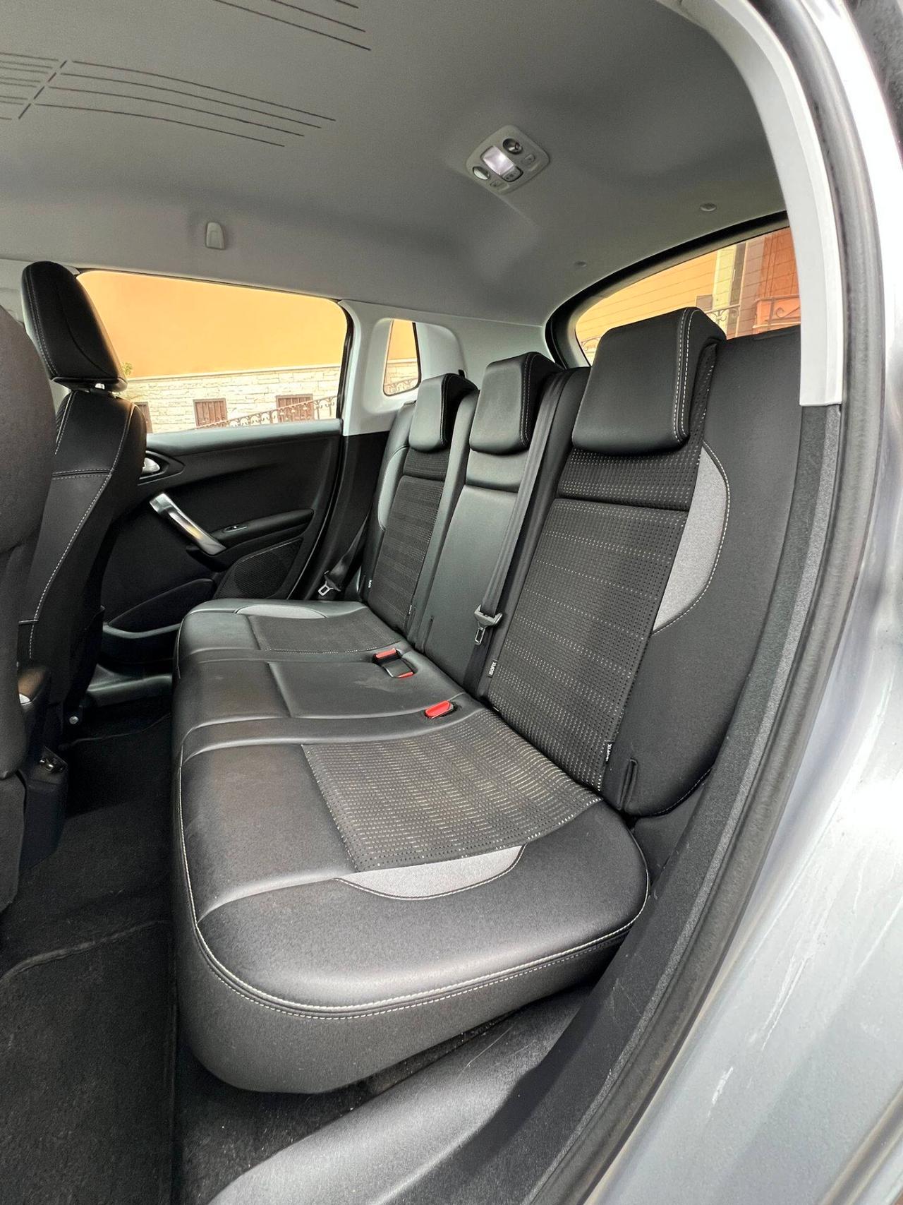 Peugeot 2008 BlueHDi 120 S&S Black Matt