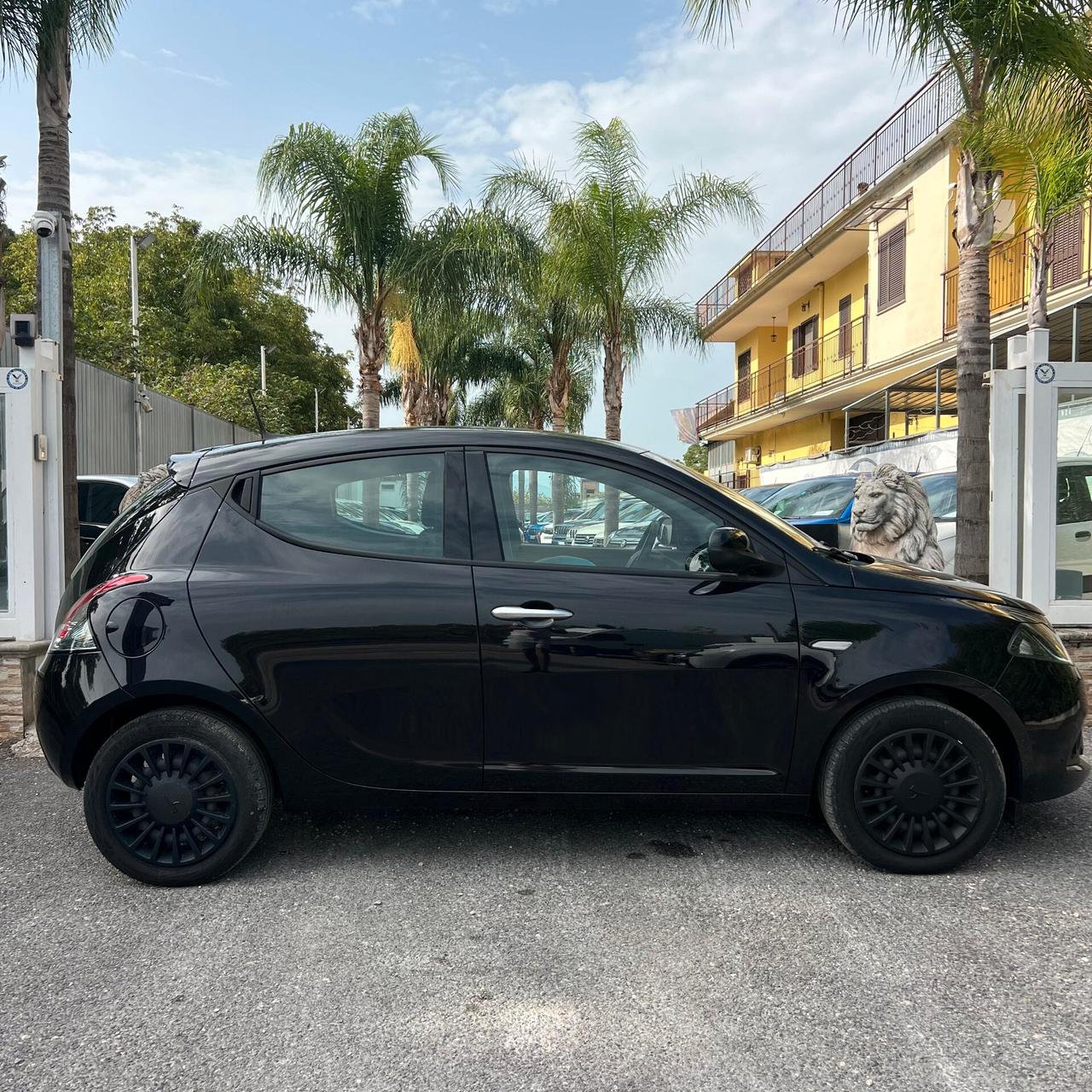 Lancia Ypsilon 1.2 69 CV 5 porte GPL Silver Plus