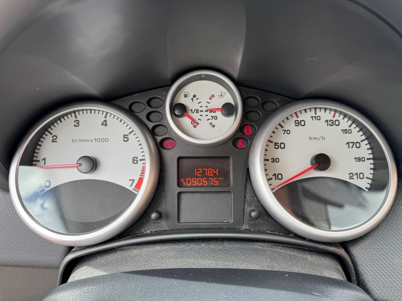 Peugeot 207 1.4 benzina soli 90.000km