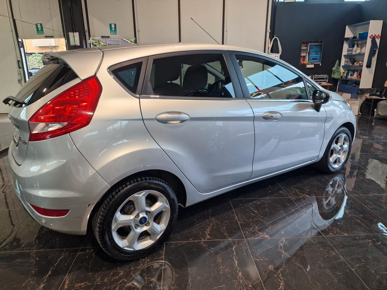 Ford Fiesta 1.4 b, AUTOMATICO GUIDABILE DA DISABILI.