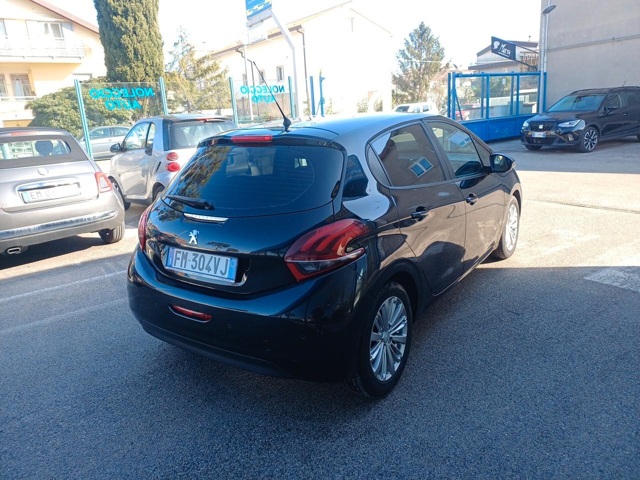 Peugeot 208 PureTech 82 5 porte Allure