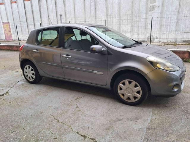 RENAULT Clio 1.2 16V 5 porte Luxe ok neopatentati