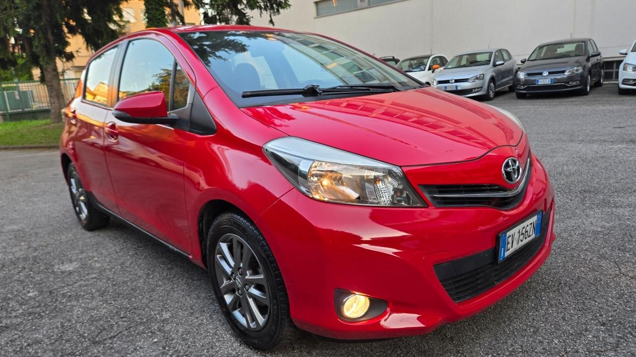 Toyota Yaris 1.0 5 porte Lounge