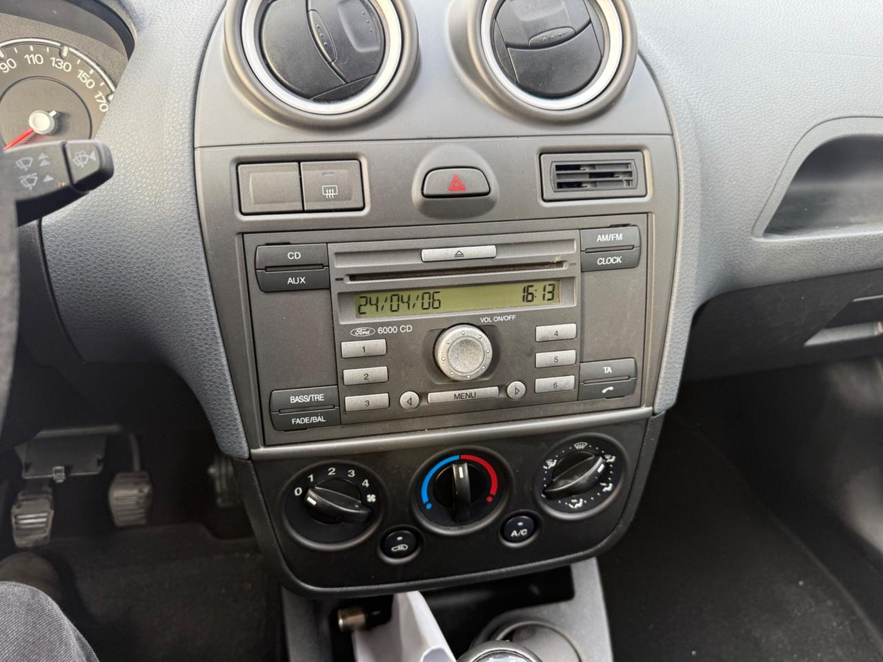 Ford Fiesta 1.2 16V 5p. Ghia