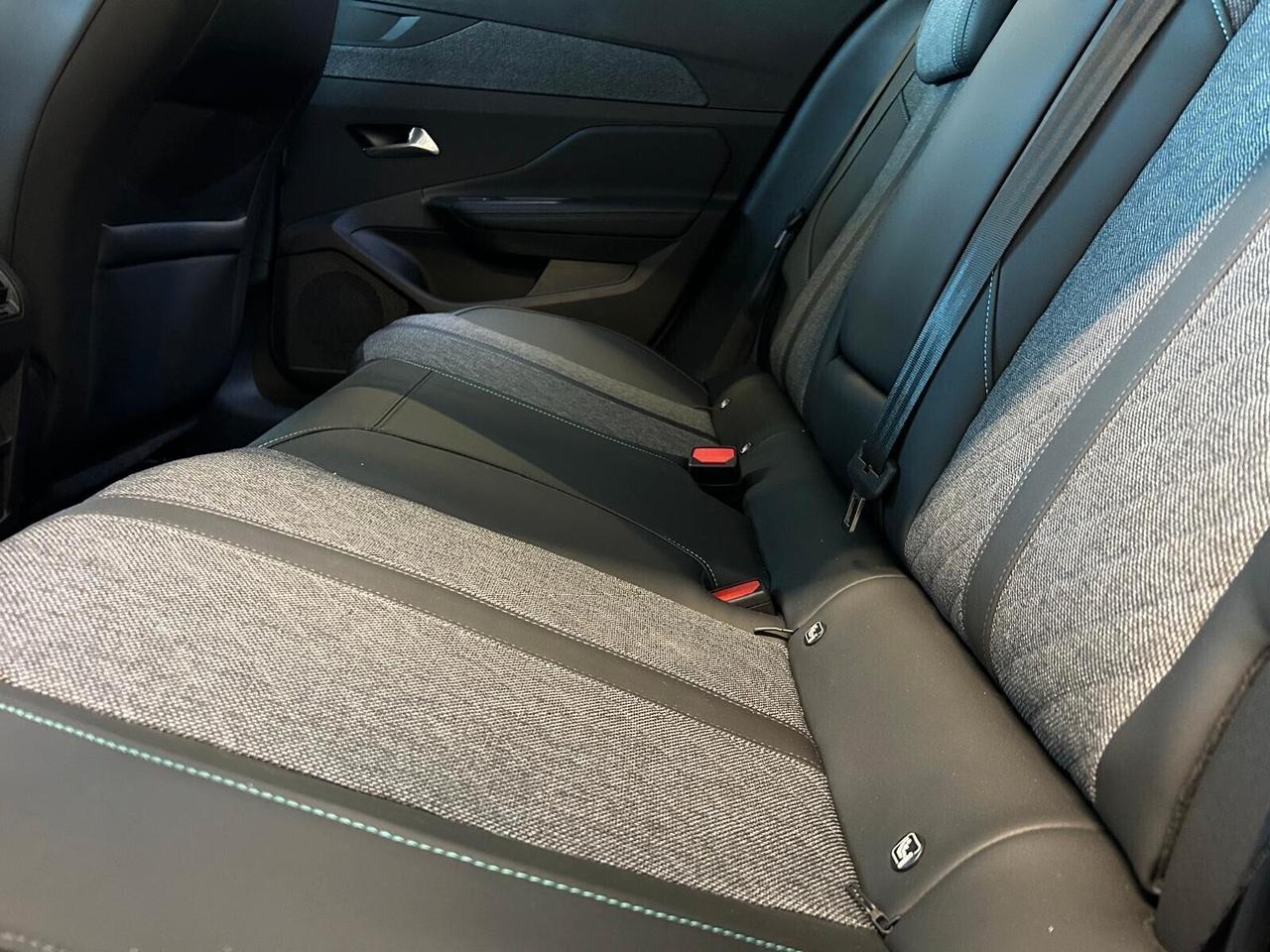 Peugeot 408 ALLURE PACK PureTech 130 EAT8 SPOTICAR