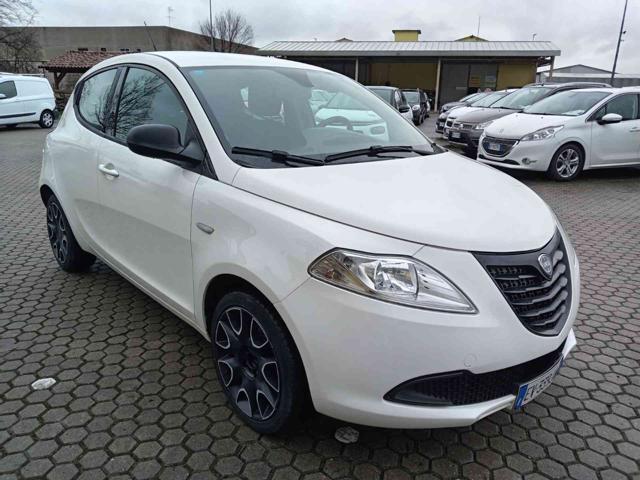 LANCIA Ypsilon 1.2 5 porte S MOMO DESIGN