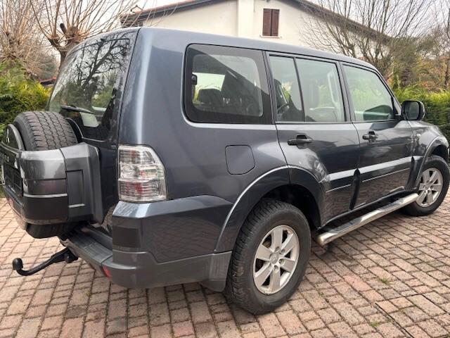 Mitsubishi Pajero 3.2 DI-D 16V aut. 5p. Instyle DPF
