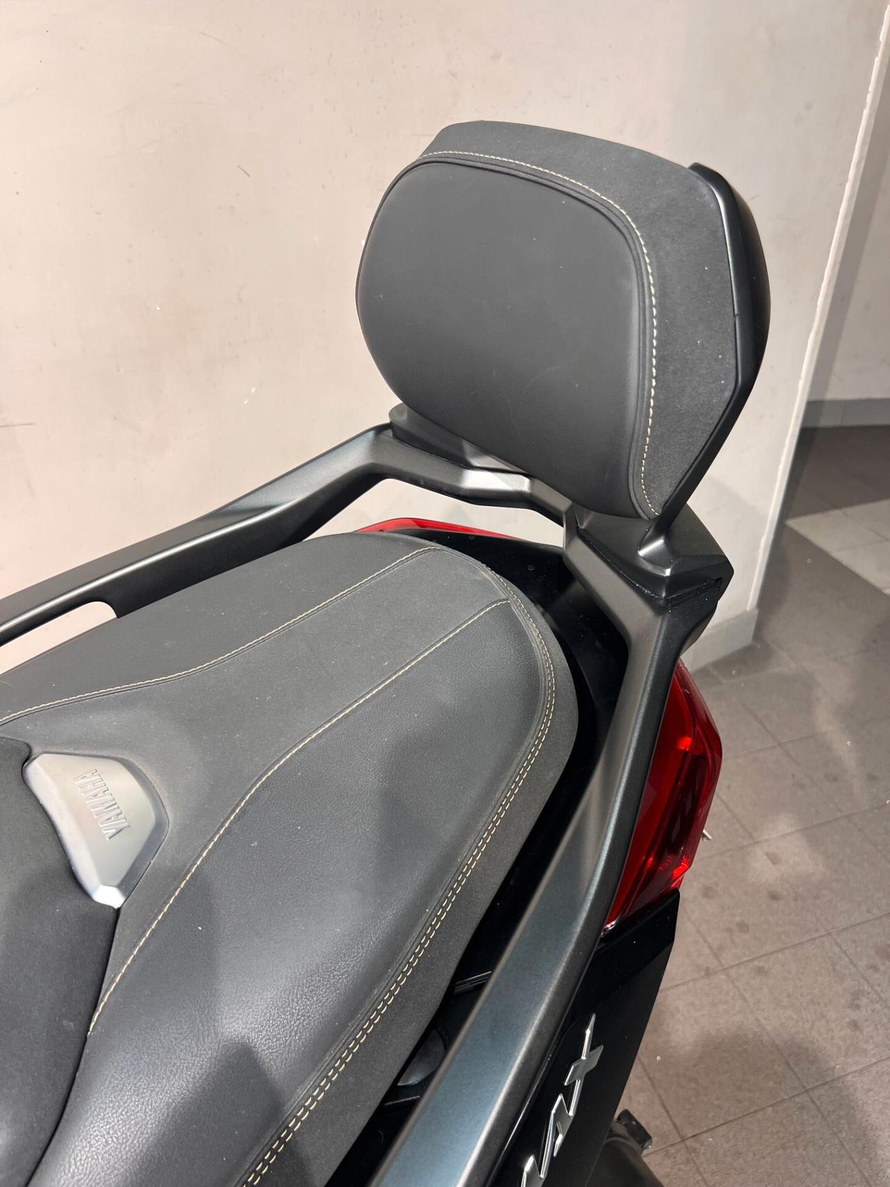 Yamaha X-Max 300 TECH MAX