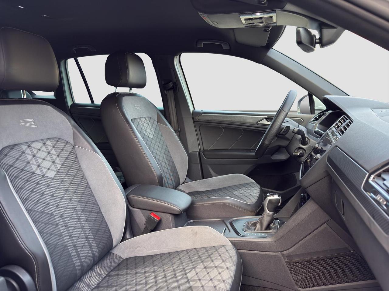 Volkswagen Tiguan 2.0 tdi 150cv dsg R-Line auromatica 2022