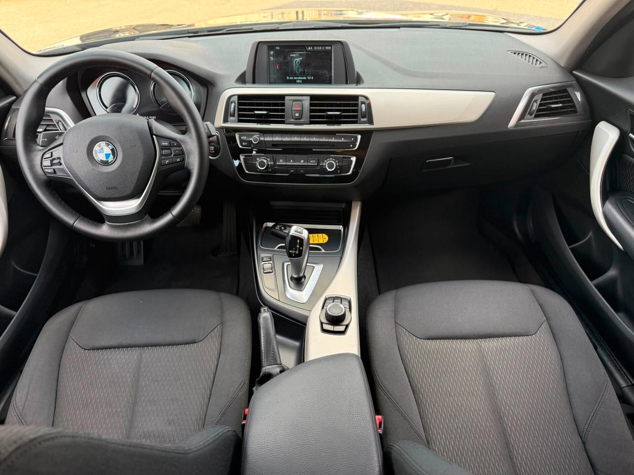 Bmw 116 116d 5p. Urban