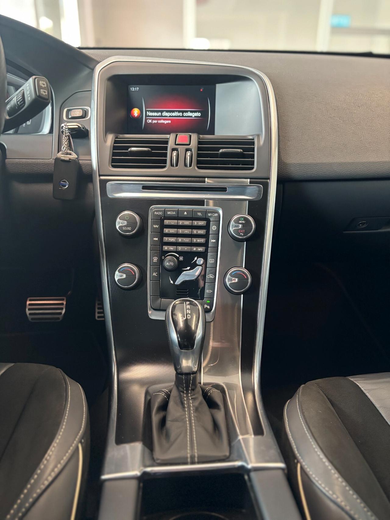 Volvo XC60 2.0 d4 R-design Momentum *CINGHIA FATTA*EURO6