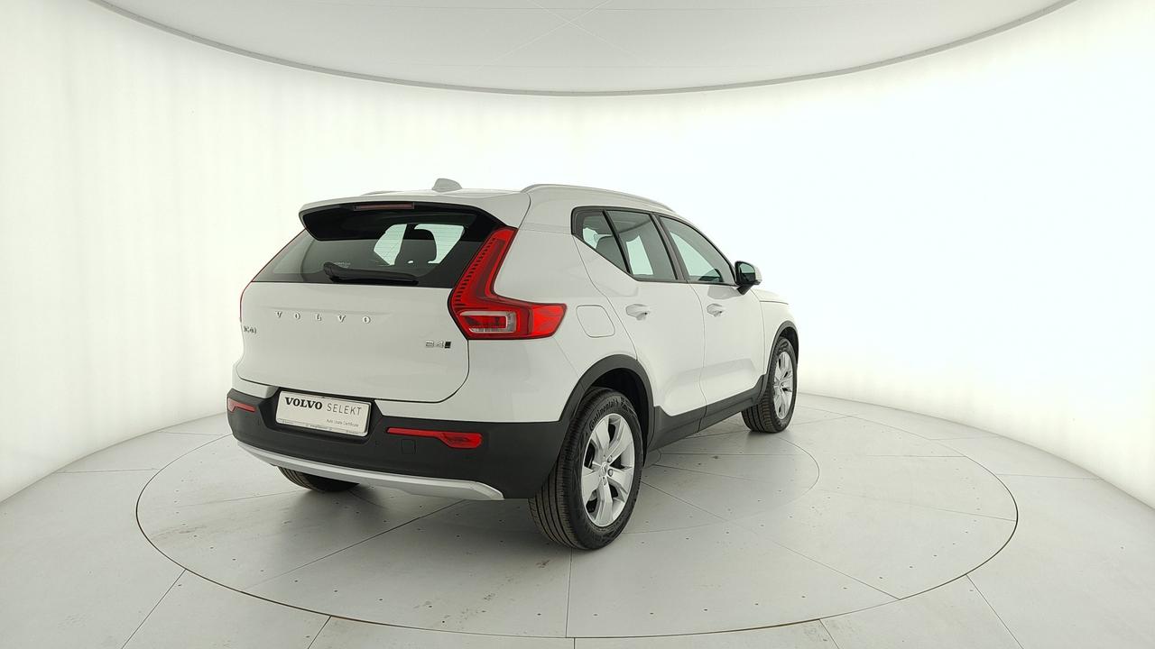 VOLVO XC40 2.0 b4 Momentum awd auto my21