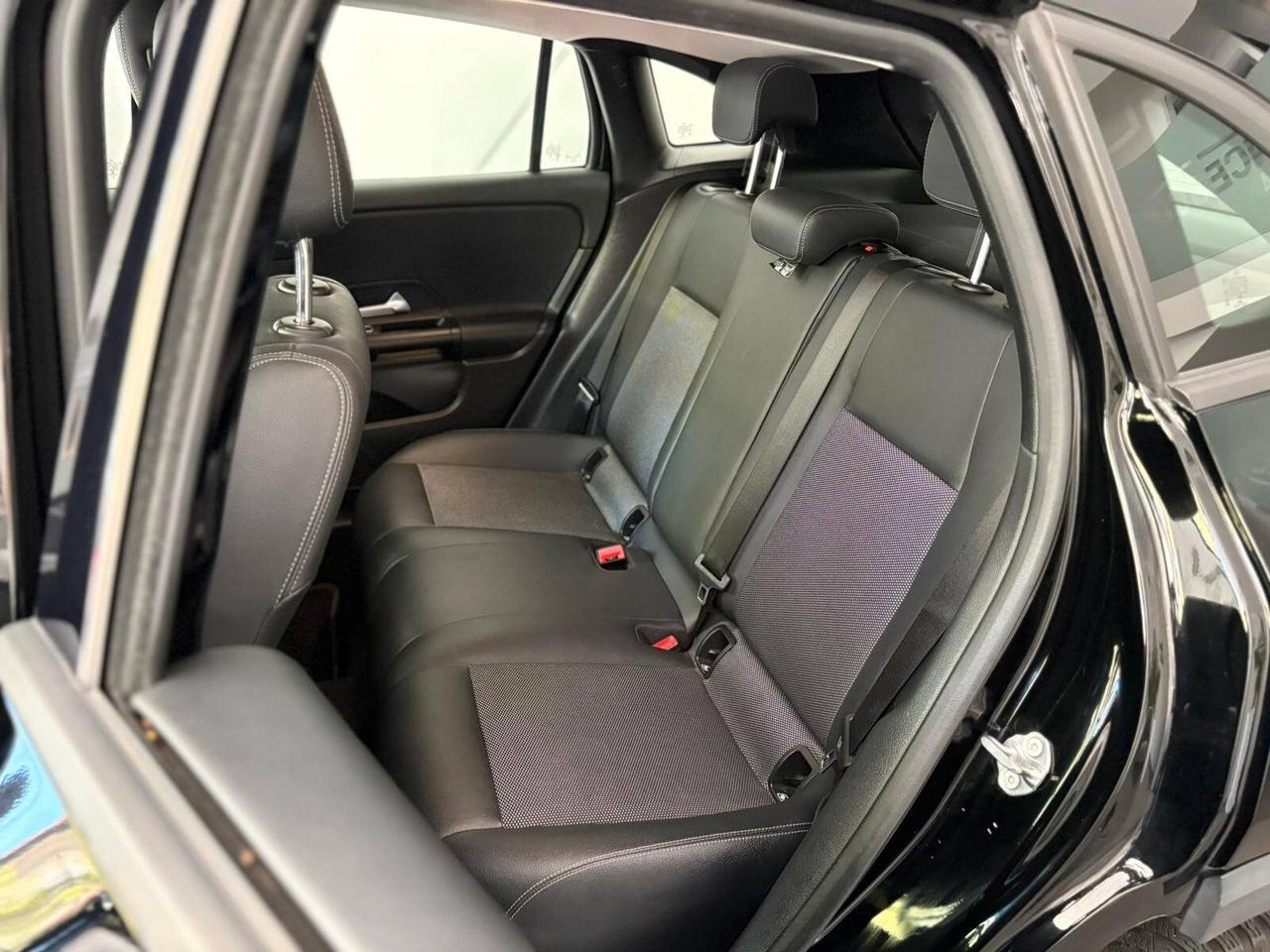 Mercedes-benz GLA 2.0 Sport 115cv -12/2022