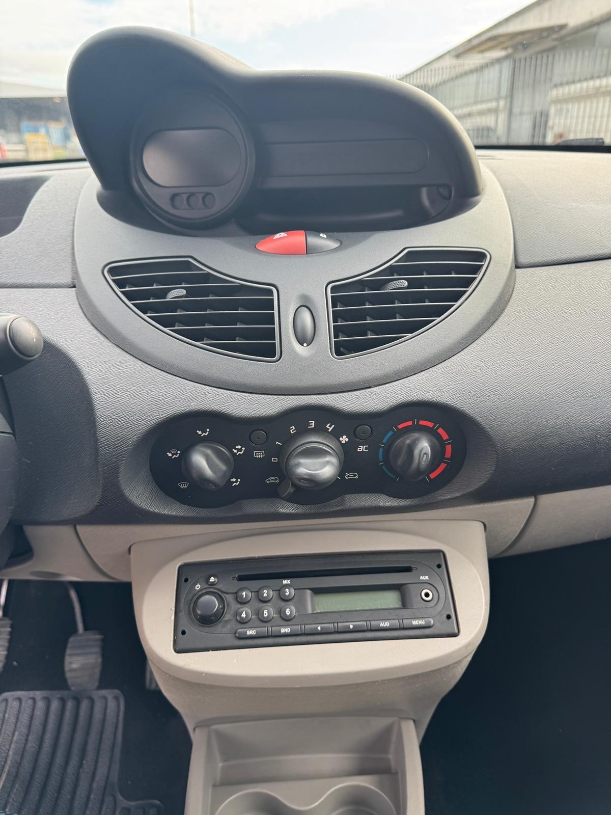 Renault Twingo 1.2 8V Le Iene