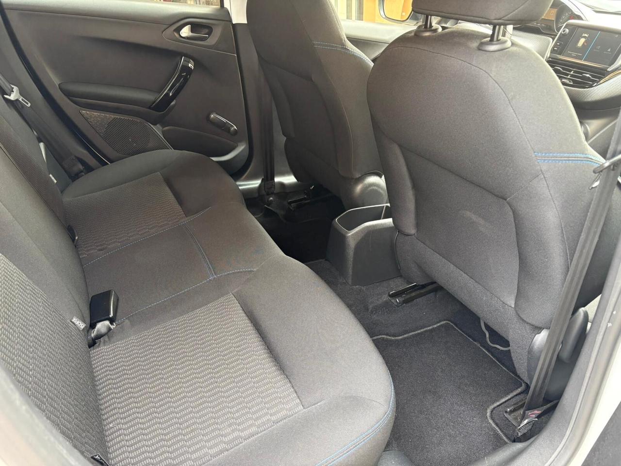 Peugeot 208 PureTech 82 Stop&Start 5 porte Signature