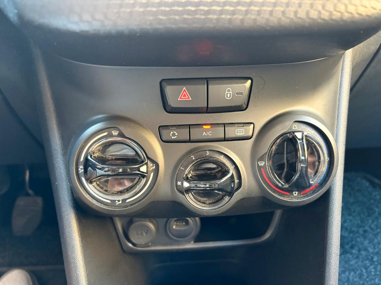 Peugeot 208 PureTech 82 Stop&Start 5 porte Signature