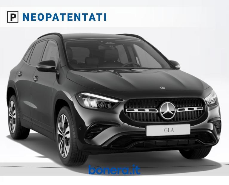 Mercedes GLA 180 180 Progressive Extra 7G-DCT