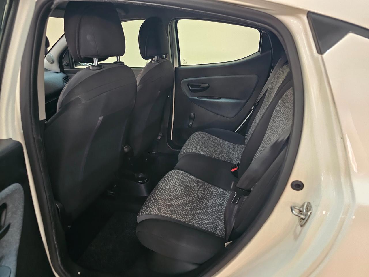 Lancia Ypsilon 1.2 69 CV 5 porte Gold