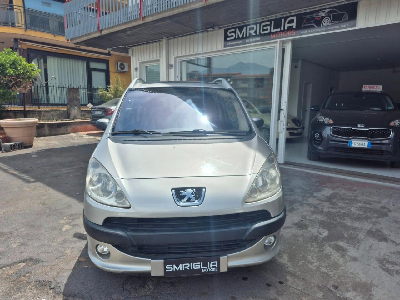 Peugeot 1007 1.4 HDi 68 CV OK NEOP.