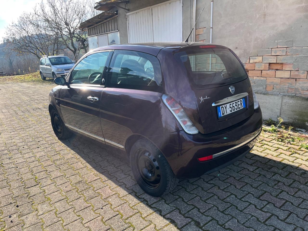 Lancia Ypsilon 1.4 Argento Ecochic GPL