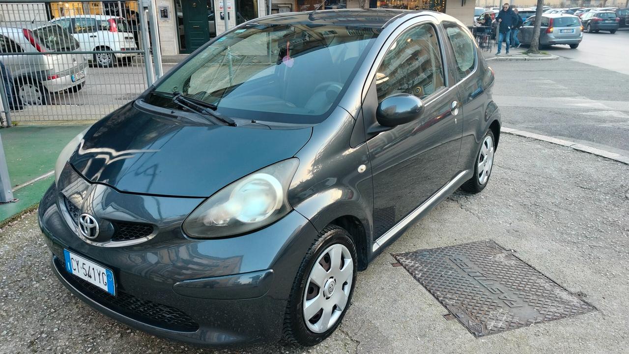 Toyota Aygo 1.0 12V VVT-i 3 porte Sol