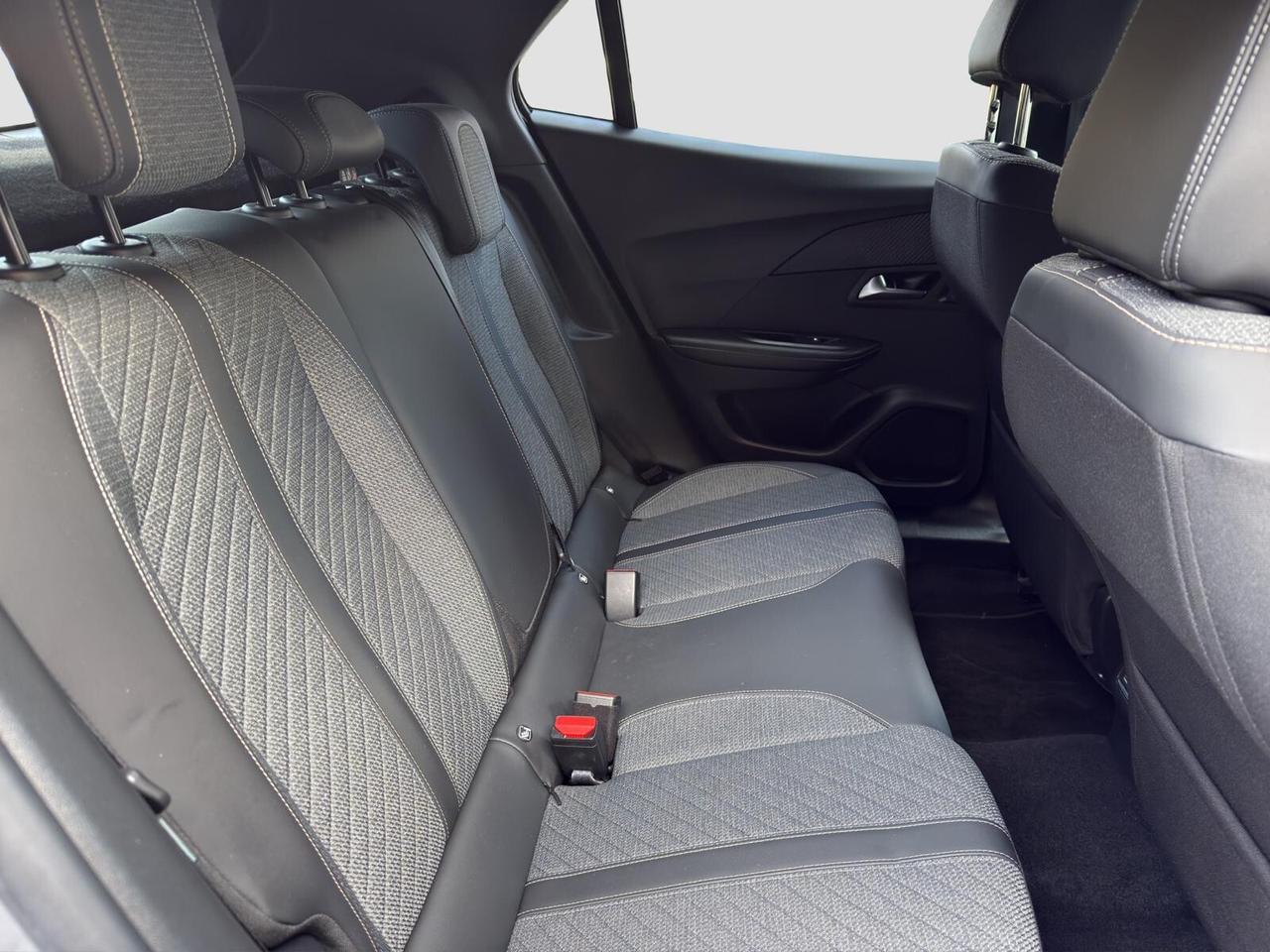 Peugeot 2008 1.5 bluehdi 130cv Allure automatica 2023