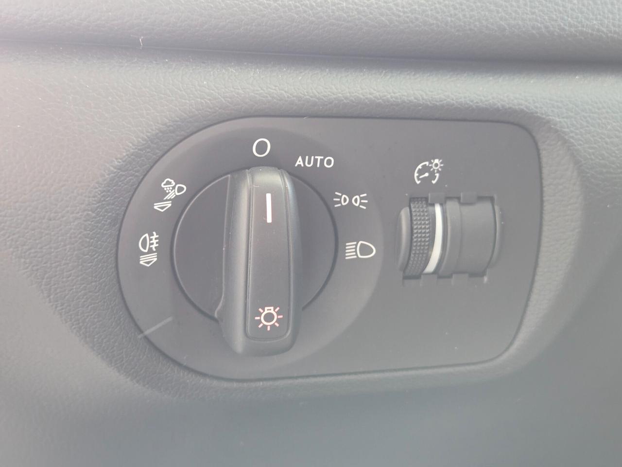 Audi Q3 2.0 TDI 120 CV Business