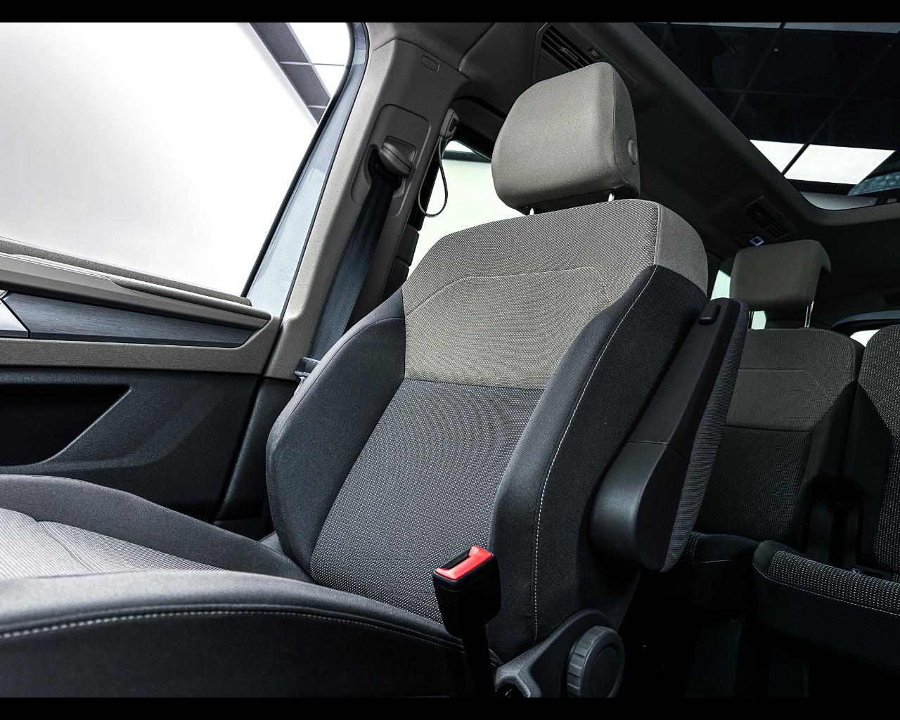 VOLKSWAGEN Multivan 7ª '21-> - Multivan 2.0 TDI 150CV DSG Life