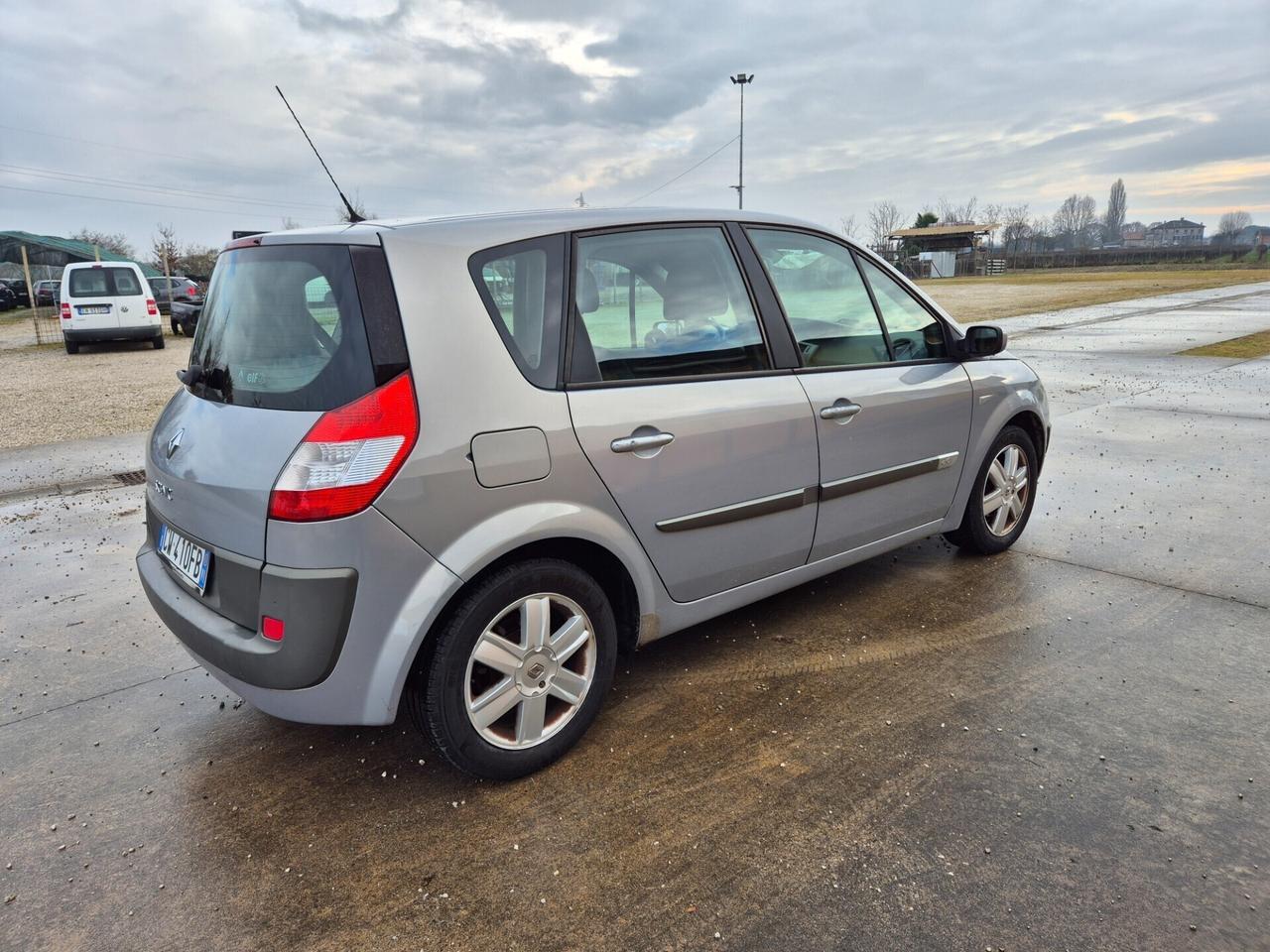 Renault Scenic Scénic 1.5 dCi/100CV Confort neopat