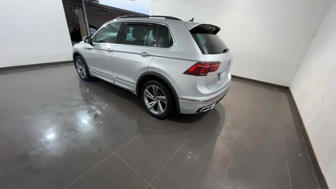Volkswagen Tiguan 2.0 TDI 150 CV SCR DSG R-Line